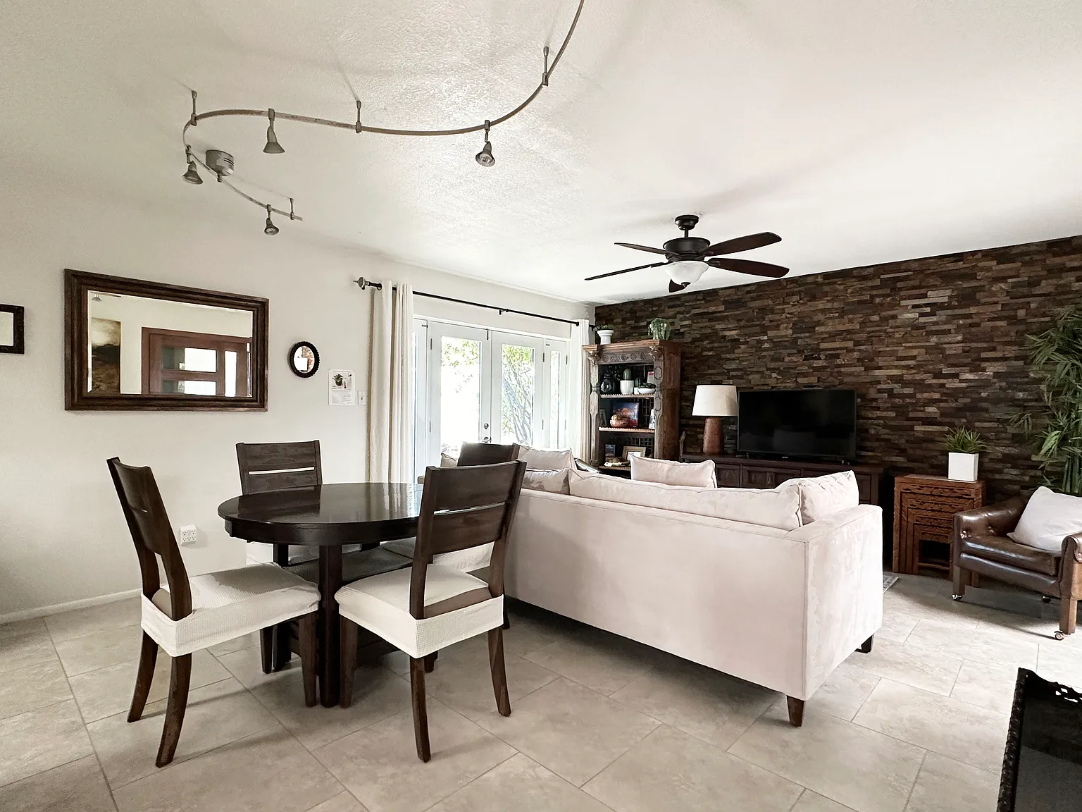 2 bed, $2,200 — Photo 3