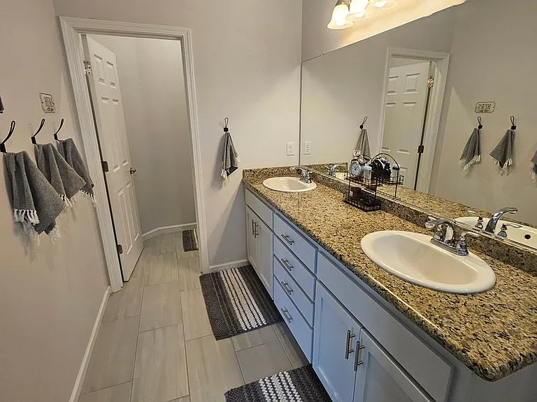 2107 Moss Glen Loop — Photo 15