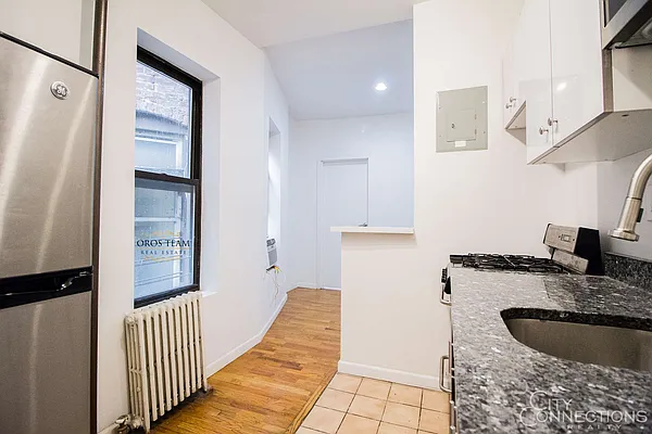 Rented by City Connections Realty | media 4