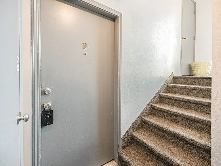 1765 Zebulon Dr #D — Photo 10