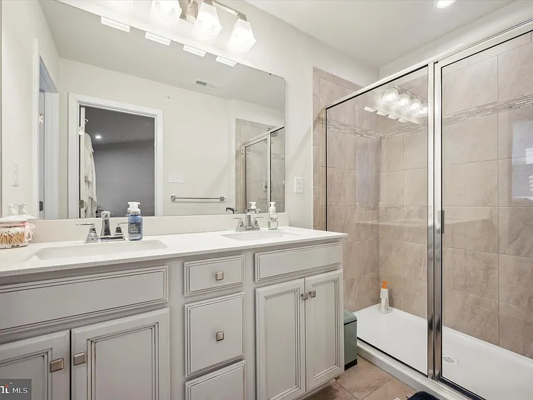 8036 Milltown Cir — Photo 18