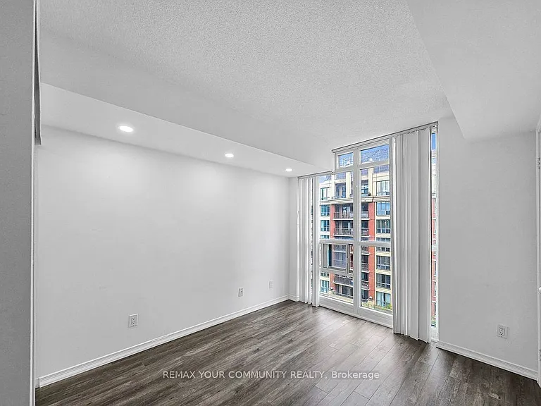 30 Harrison Garden Blvd #911 — Photo 10