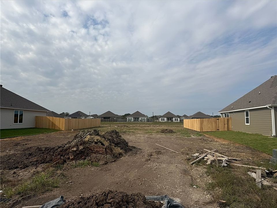 1st image of 365 Harvest Lake Dr