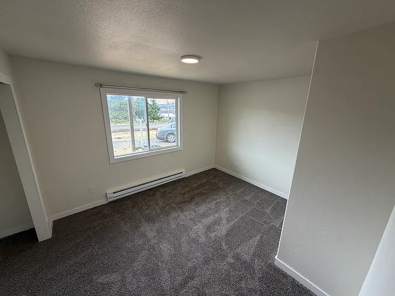 404 Klickitat Ave #2 — Photo 11