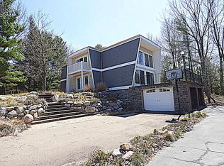 3138 Oak Ln, Stevensville, MI 49127