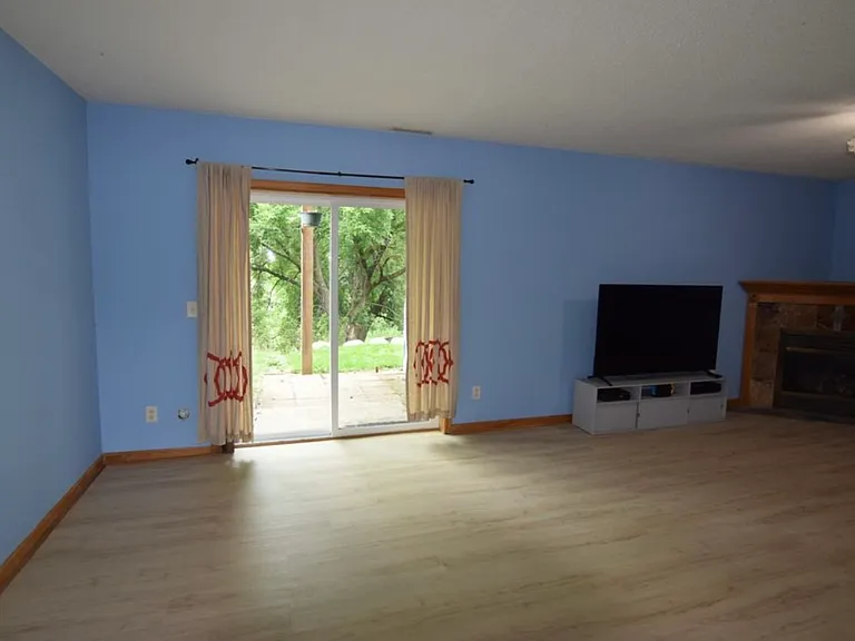 5756 Woodbridge Dr — Photo 12