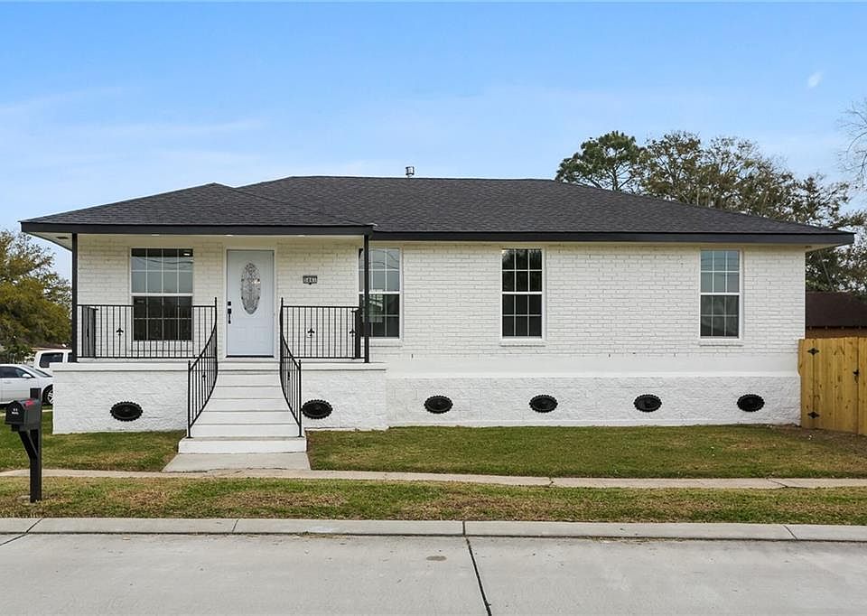 1st image of 5861 Bienvenue Ave
