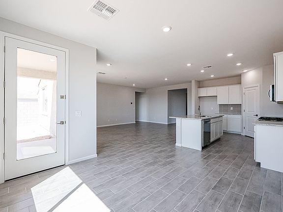 3rd image of 35555 W La Paz St