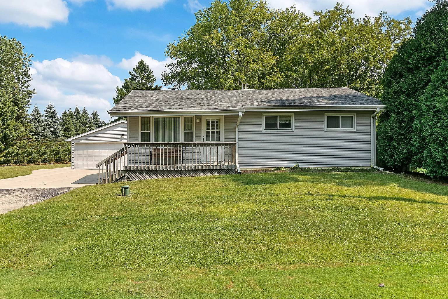 3217 102nd Ave photo 1