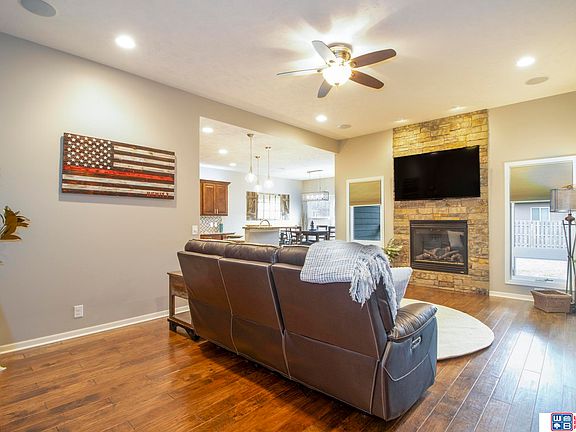 5th image of 9249 Fairbanks Ct
