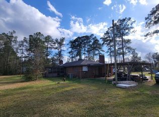 96 Pine Grove Rd, Picayune, MS 39466