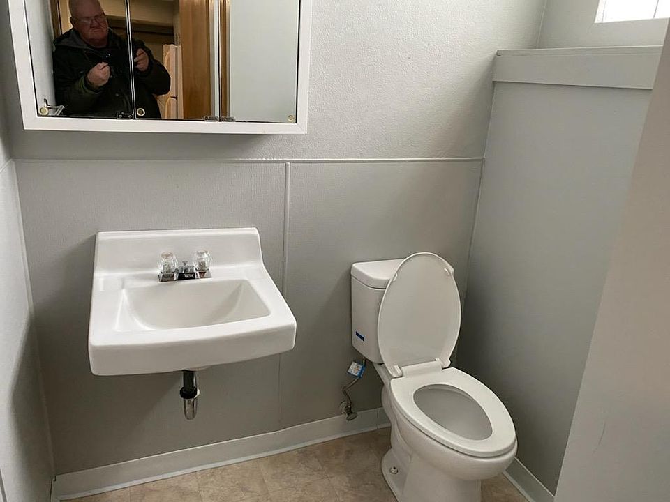 2nd image of 118 N 20th St