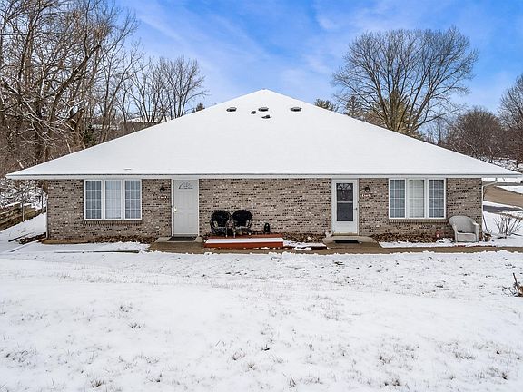 3rd image of 4771-73 75 Charing Dr