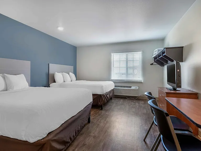 Studio Suite - 2 Full Beds