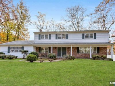 747 Drayton Pl, River Vale, NJ, 07675