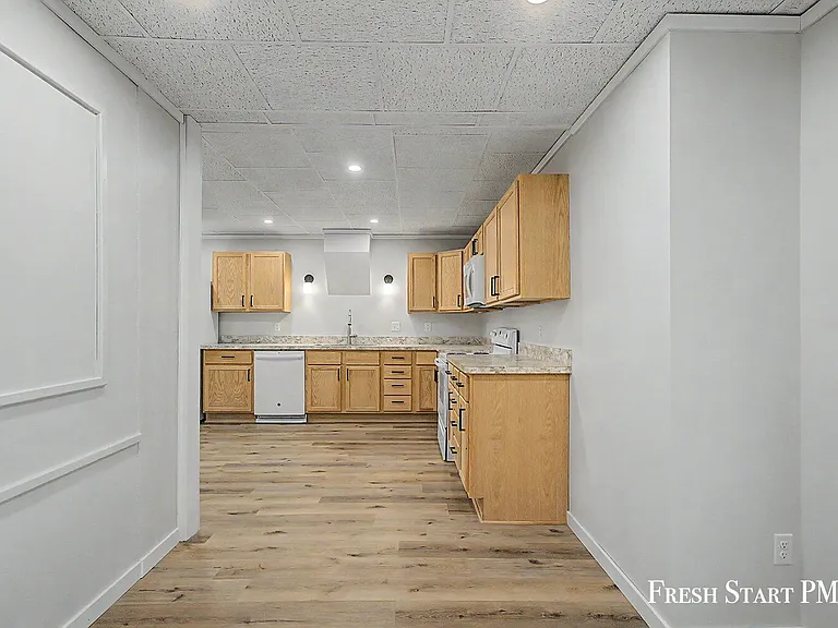 134 Maple St — Photo 17