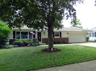 1901 Forrest Blvd, St Charles, IL 60174