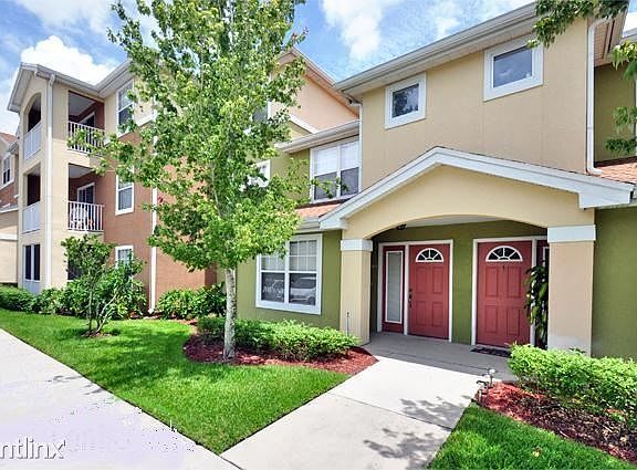 3rd image of 5800 Lake Pointe Village Cir APT 618