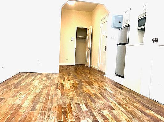 5th image of 414 E 78th St APT 1D