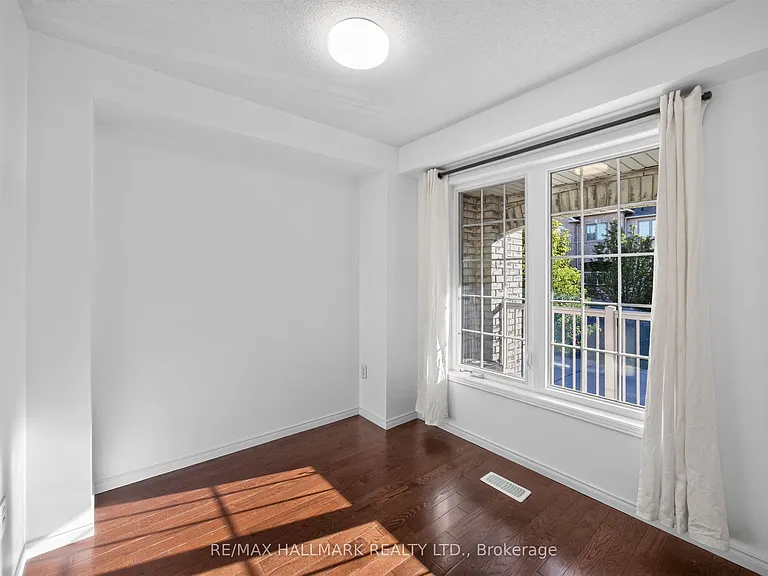 10 Linnell St — Photo 35