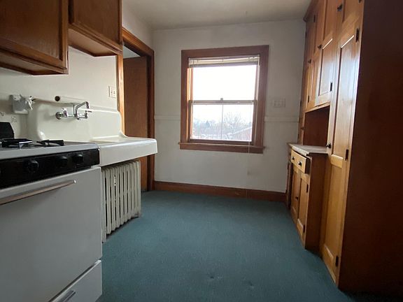 4th image of 559 Snelling Ave S