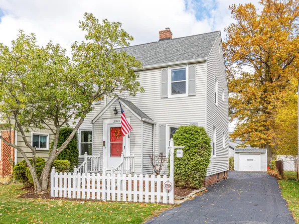 21901 Kenison Ave, Euclid, OH 44123