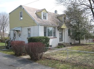 33 Circle Dr, Norristown, PA 19403
