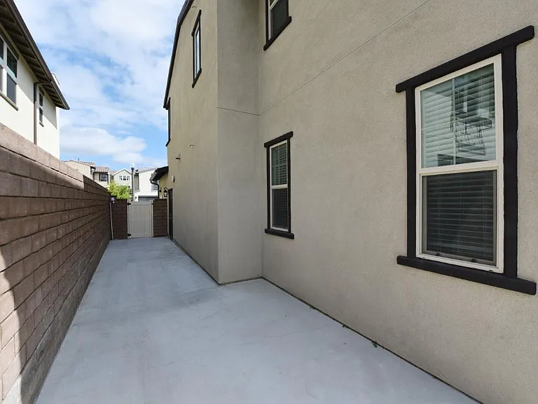 17 Arriate St — Photo 43