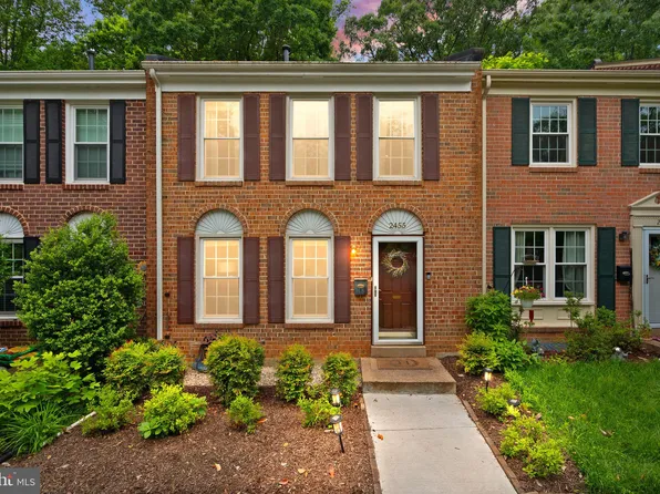 2455 Alsop Ct, Reston, VA 20191
