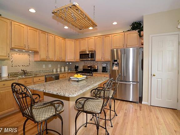 3rd image of 13246 Maple Creek Ln