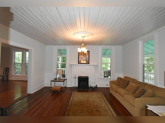 3rd image of 398 E Columbus St