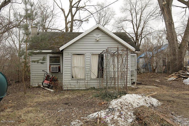2nd image of 169 Bradley St