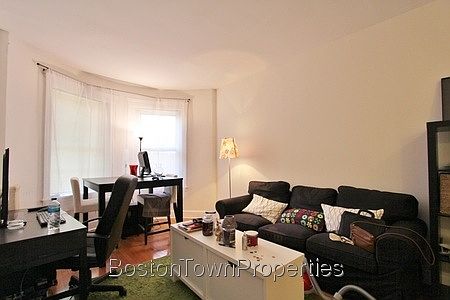4th image of 38 Winchester Street 2 N