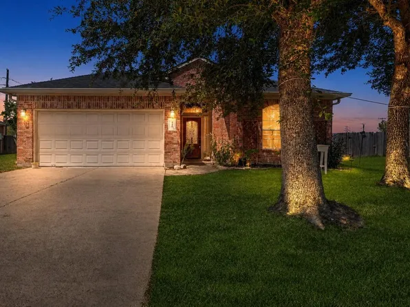 8330 Rusty Blackhaw Ln, Baytown, TX 77523