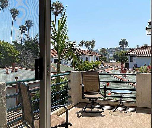 3rd image of 4951 1/2 Santa Cruz Ave