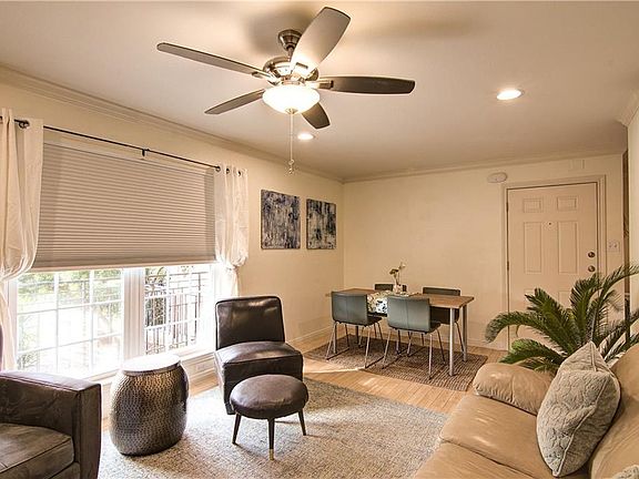 4th image of 900 S Lamar Blvd #211