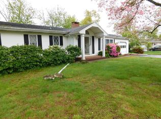 42 Riverside Dr, Branford, CT 06405