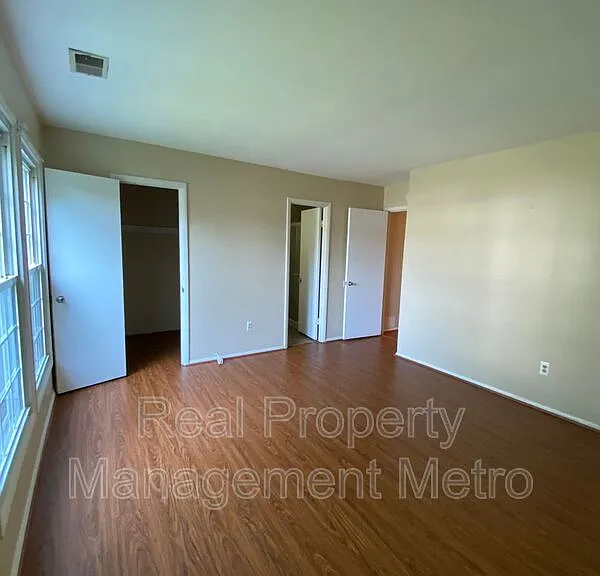 1902 Stonehearth Ct — Photo 13