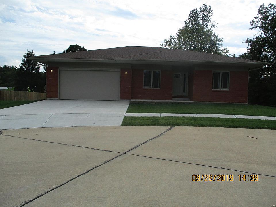 1st image of 616 Ray Henry Way