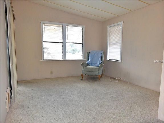 4th image of 4247 Flora St