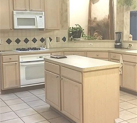 beautiful large kitchen