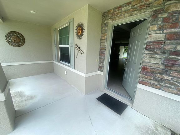 3rd image of 1733 SW 38th Ln