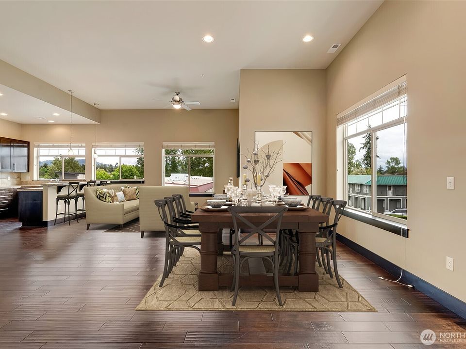 1st image of 4020 NE 3rd Place #B