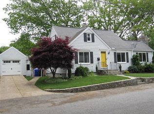 15 Kinne St, West Warwick, RI 02893