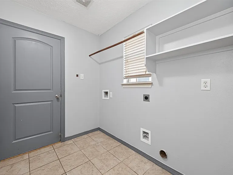 10542 Parkside Dr — Photo 19