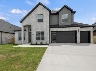 1821 Bluestem Dr, Centerton, AR 72719