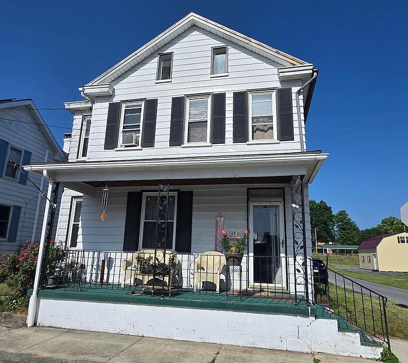 1st image of 113 Chestnut St