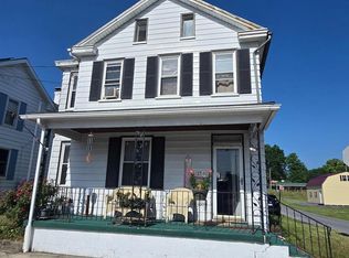 113 Chestnut St, Mount Holly Springs, PA 17065