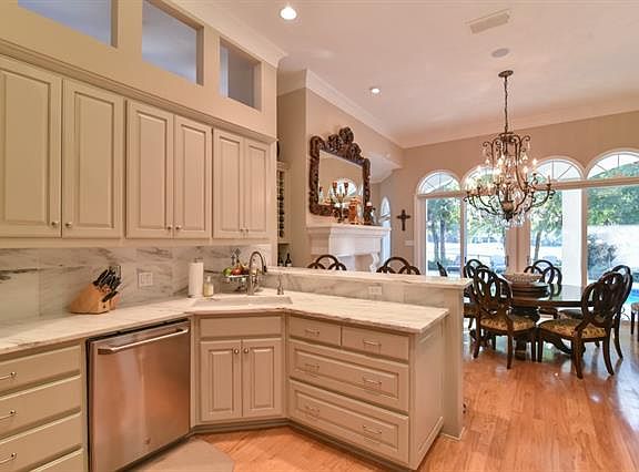 2nd image of 1022 Saint Andrews Dr