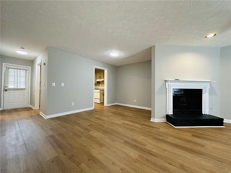 1016 Kennesborough Rd NW — Photo 9